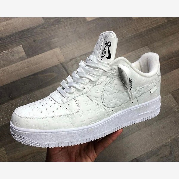 ルイヴィトン ナイキ 偽物 エアフォース1 スニーカー Air Force 1 完売必須