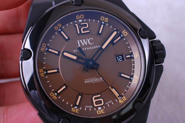 ＩＷＣ インヂュニア オートマティック ＡＭＧブラックシリーズ セラミック IW322504