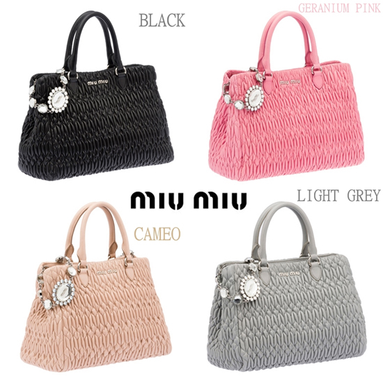 【最新作入荷 】4色MiuMiu スーパーコピー*マトラッセトートバッグ1516AW5BA958